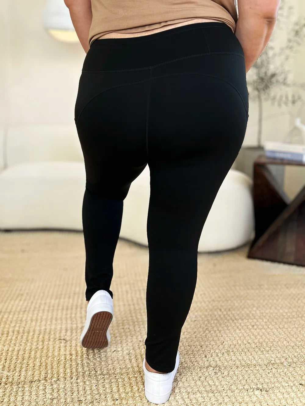 Wide Waistband Sports Leggings -- 