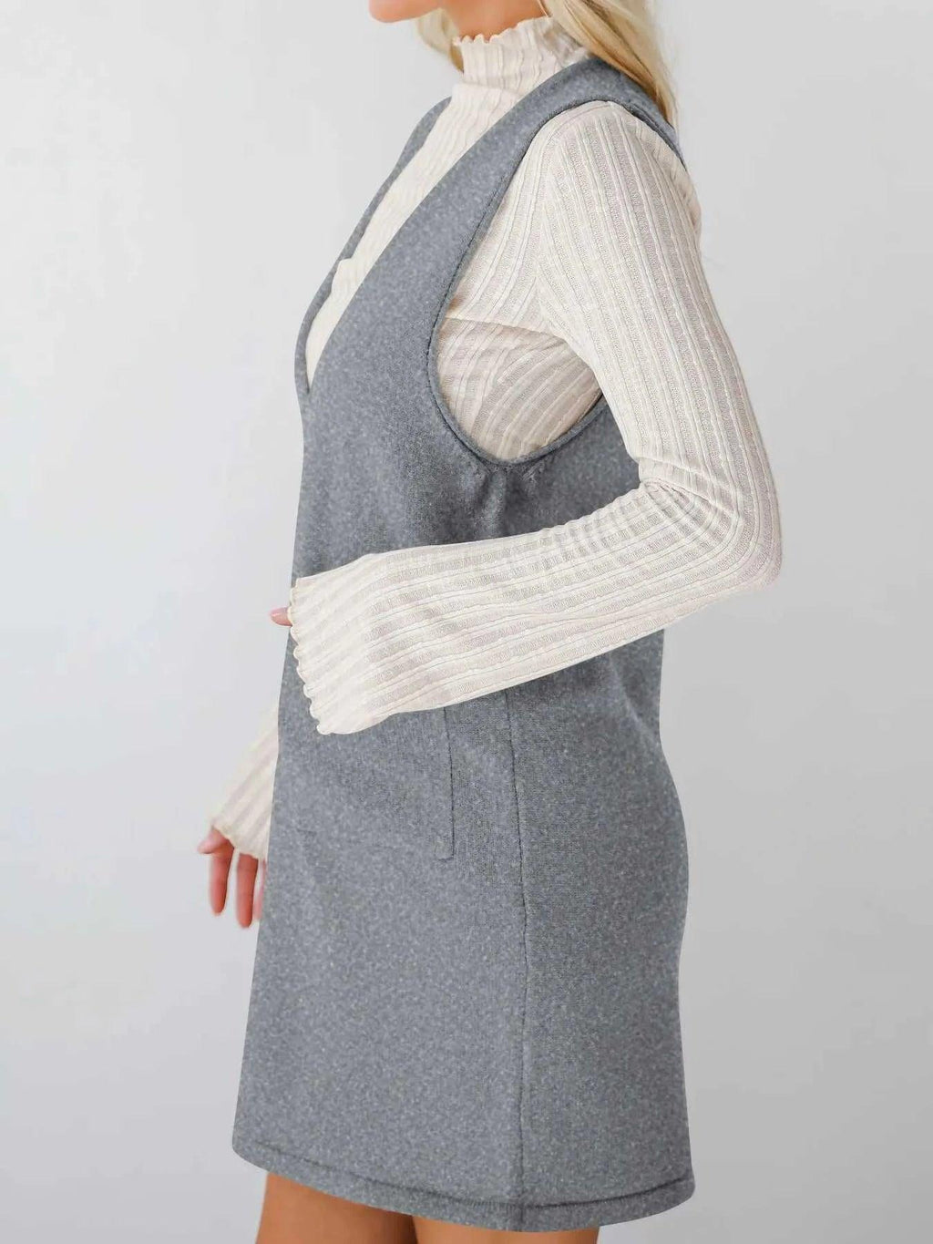 Sleeveless Knit Dress with Pockets -- 