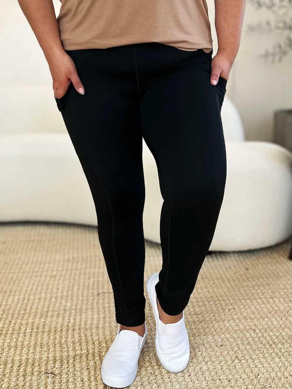 Wide Waistband Sports Leggings -- 