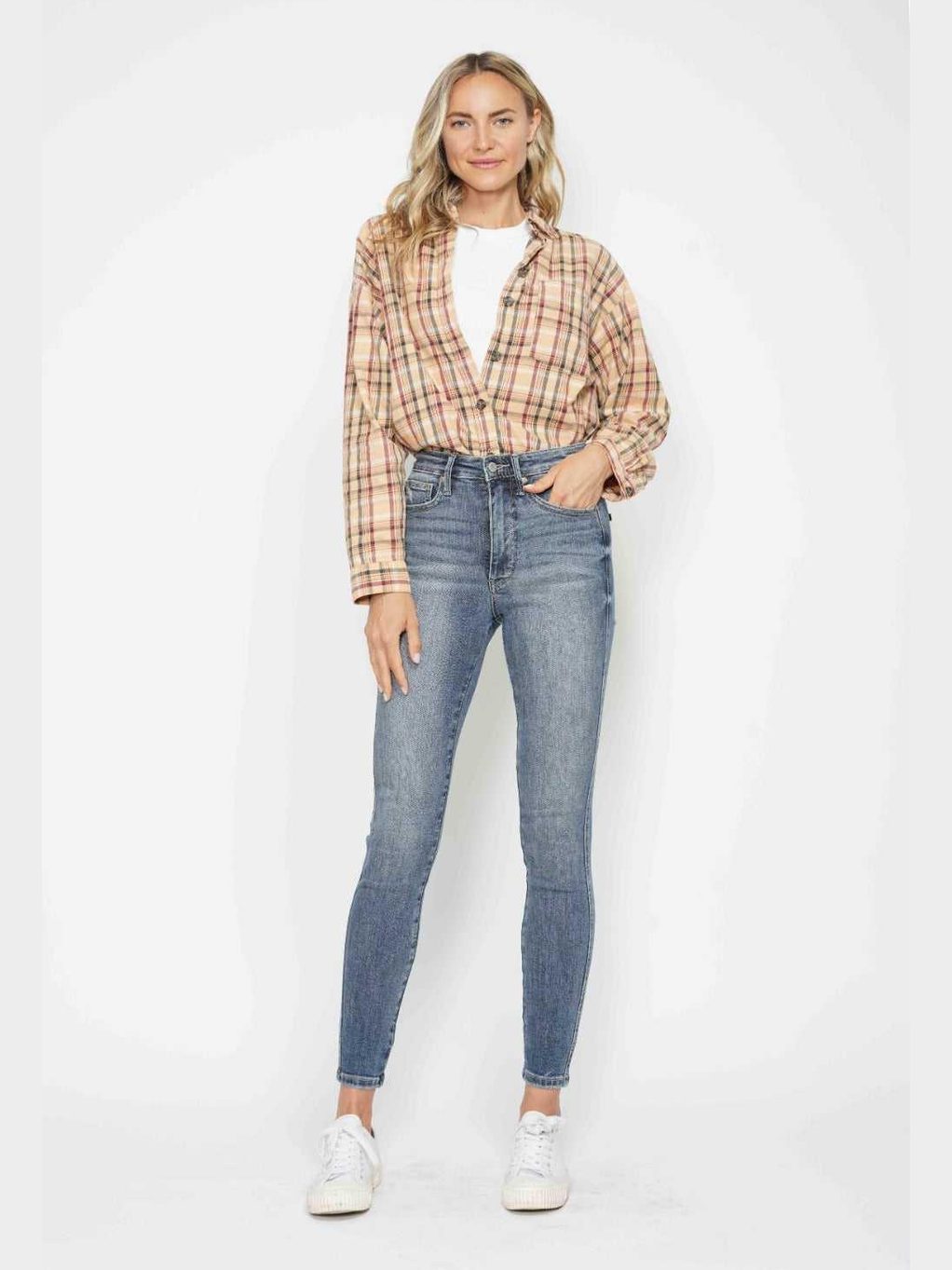 Judy Blue Full Size Tummy Control Contrast Wash Skinny Jeans -- 