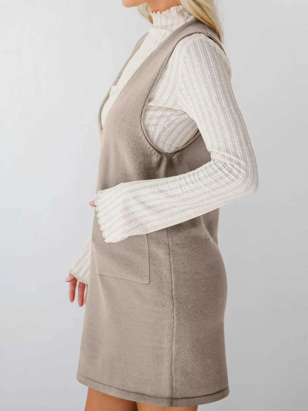 Sleeveless Knit Dress with Pockets -- 