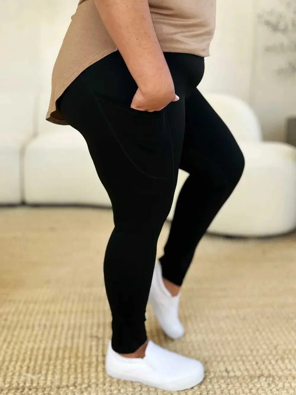 Wide Waistband Sports Leggings -- 