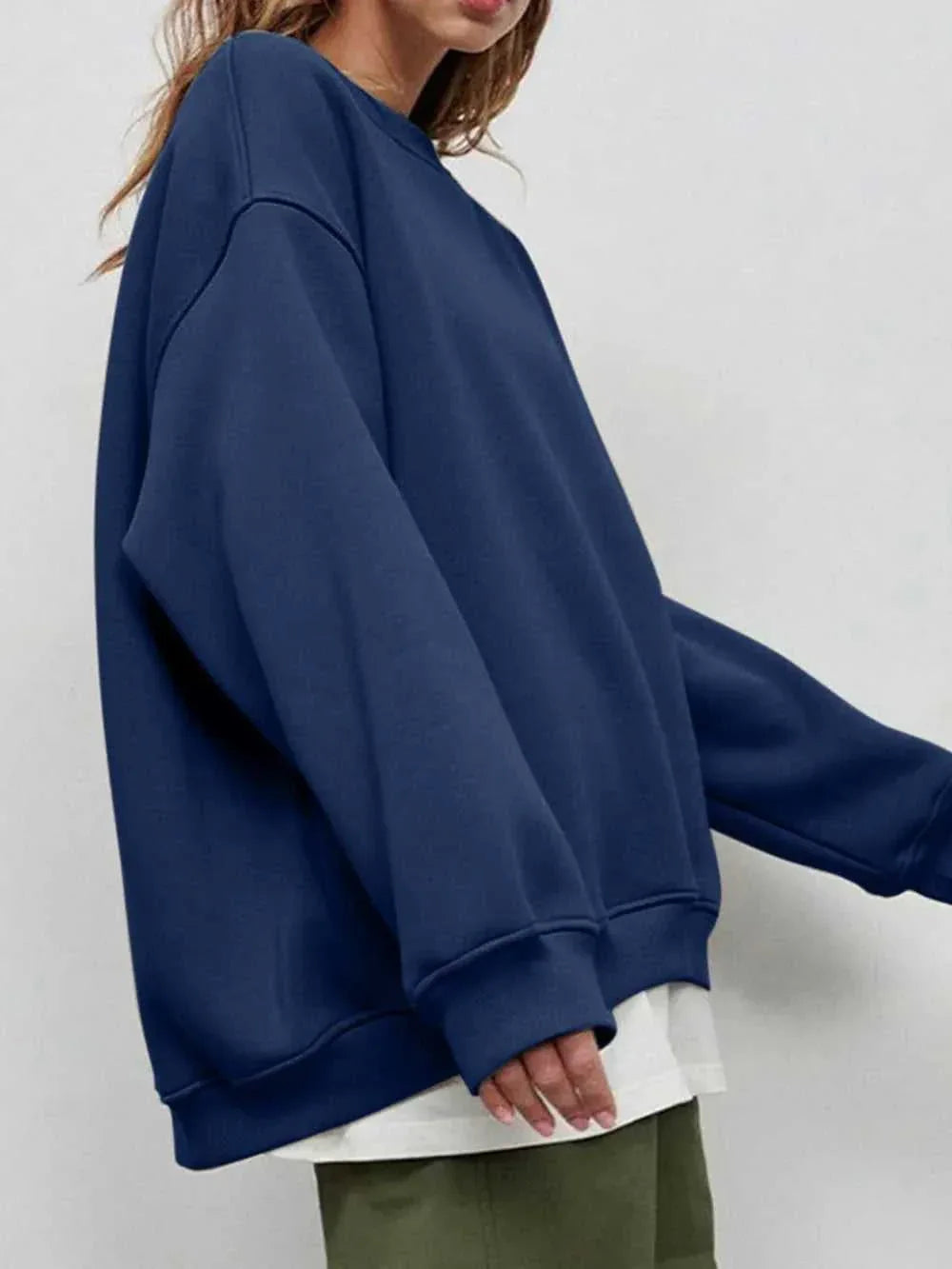 Round Neck Dropped Shoulder Long Sleeve Sweatshirt -- 