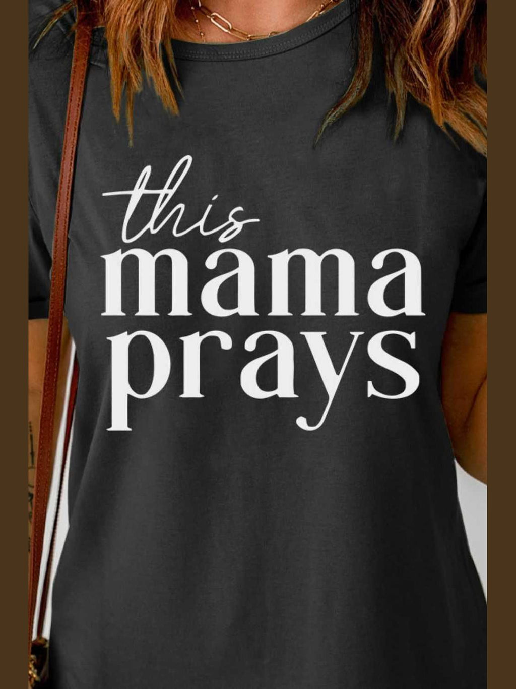 THIS MAMA PRAYS Graphic Tee -- 