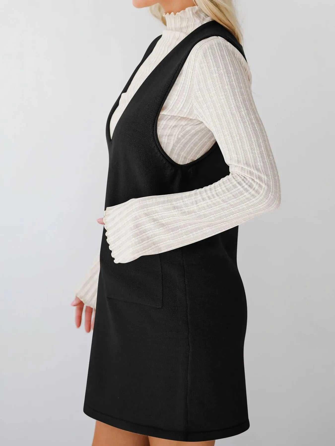 Sleeveless Knit Dress with Pockets -- 