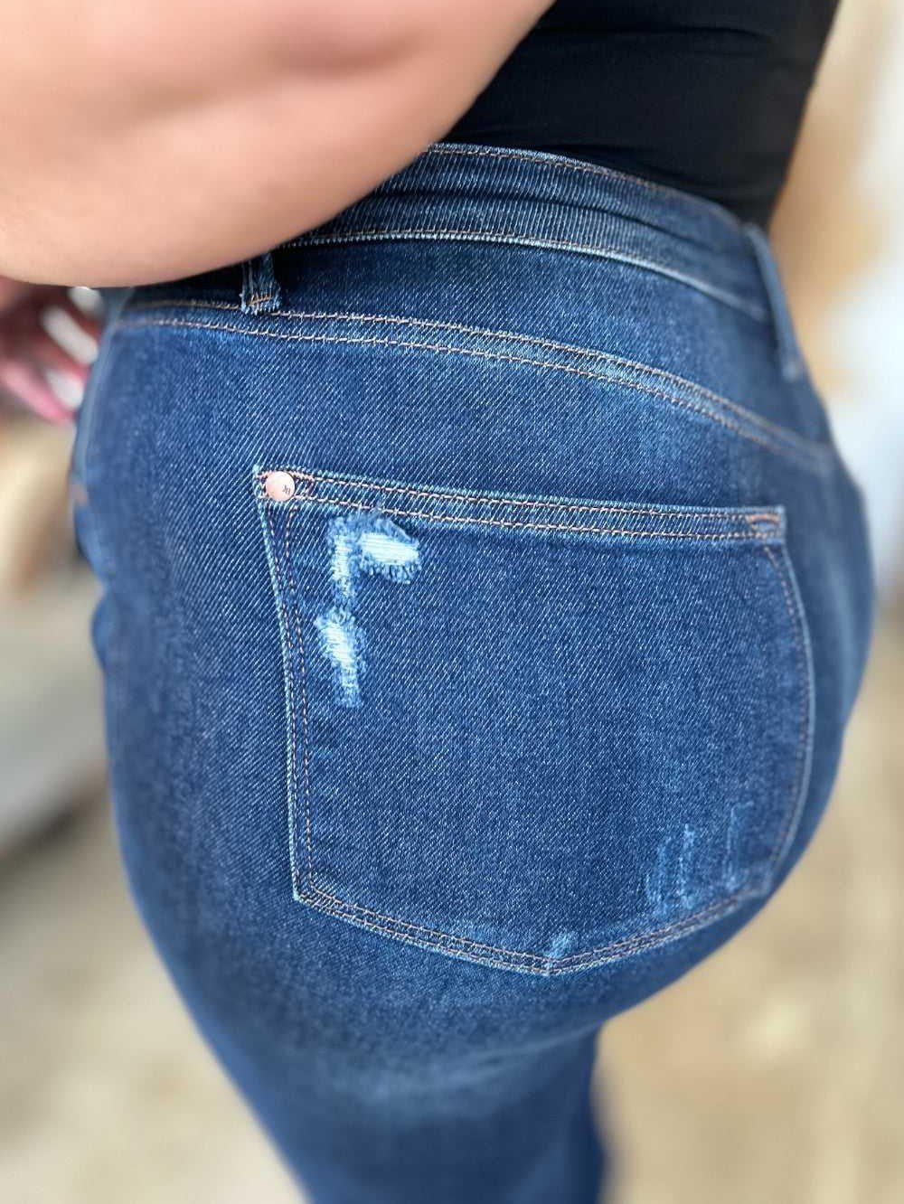 Judy Blue Full Size High Waist Rigid Magic Distress Straight Jeans -- 