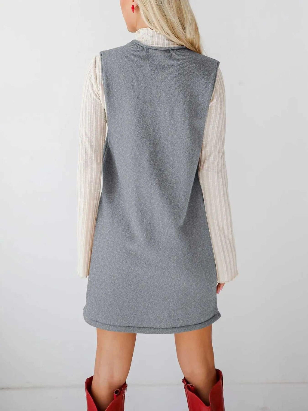 Sleeveless Knit Dress with Pockets -- 