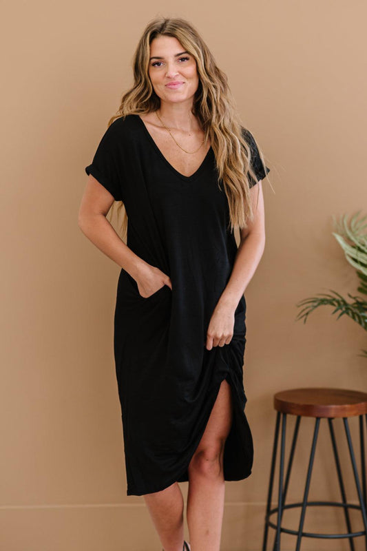 Womens Plot Twist Full Size T-Shirt Dress with Pockets in Black