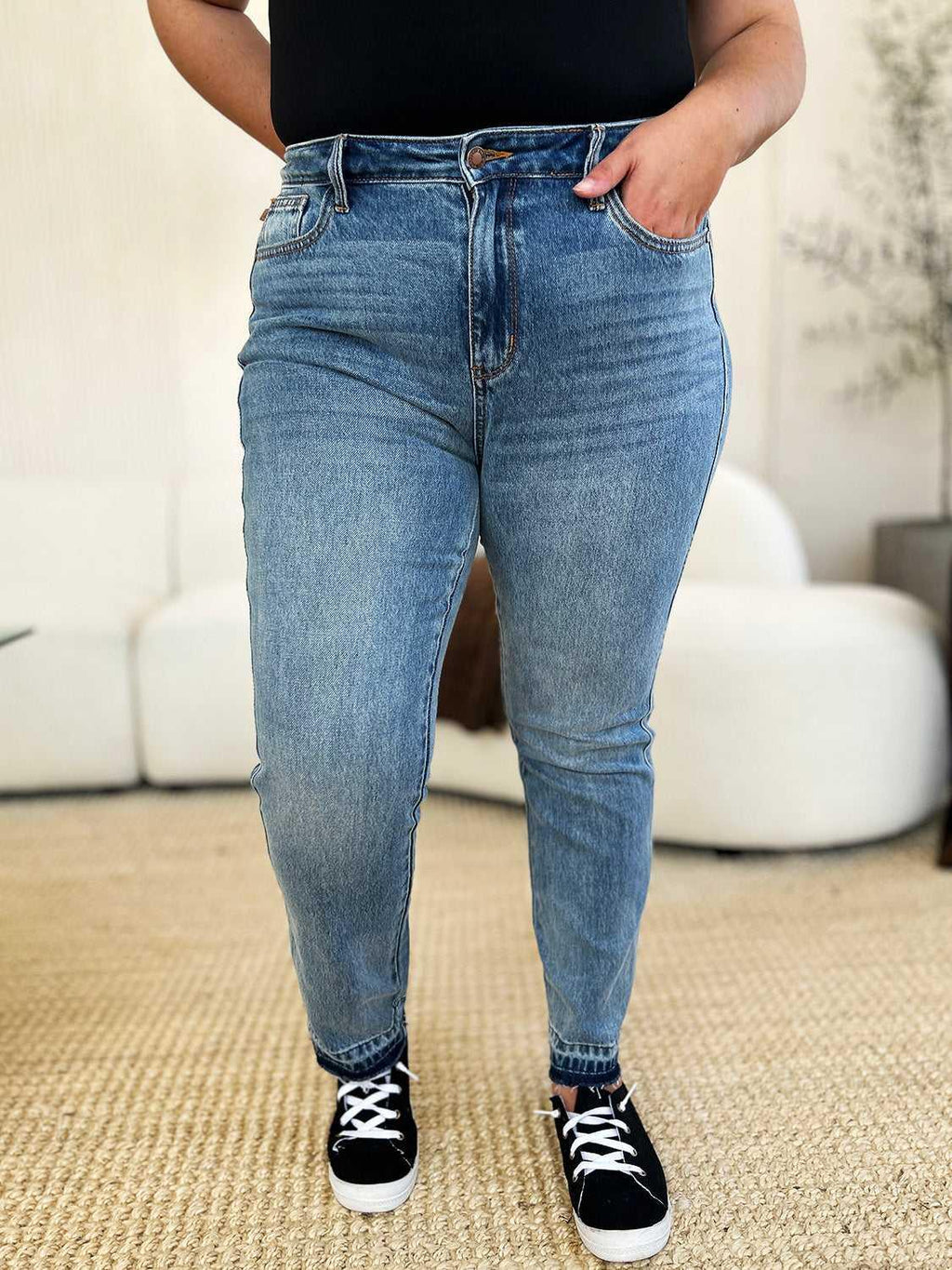 Judy Blue Full Size Mid Rise Rigid Magic Release Hem Jeans -- 