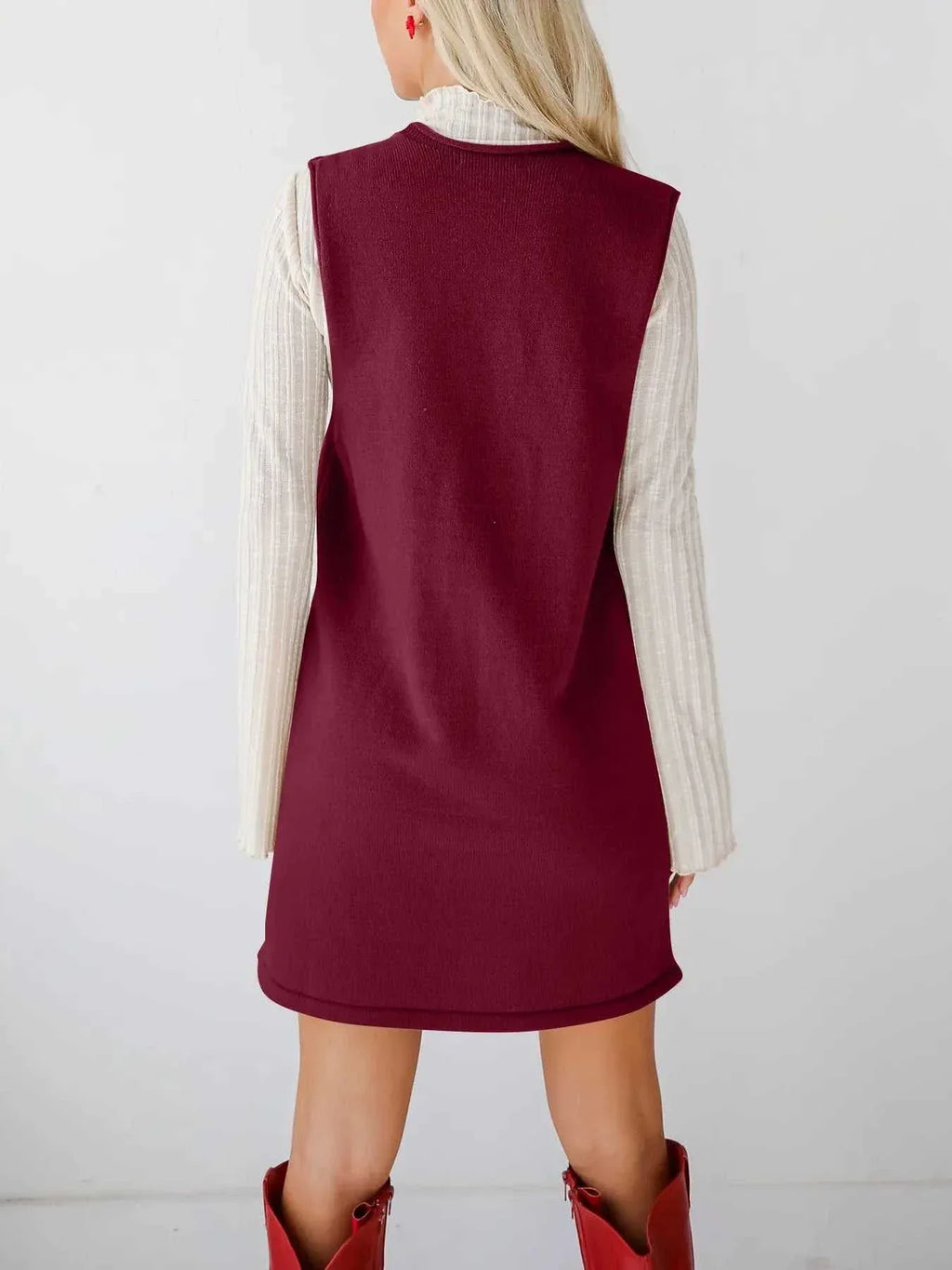 Sleeveless Knit Dress with Pockets -- 