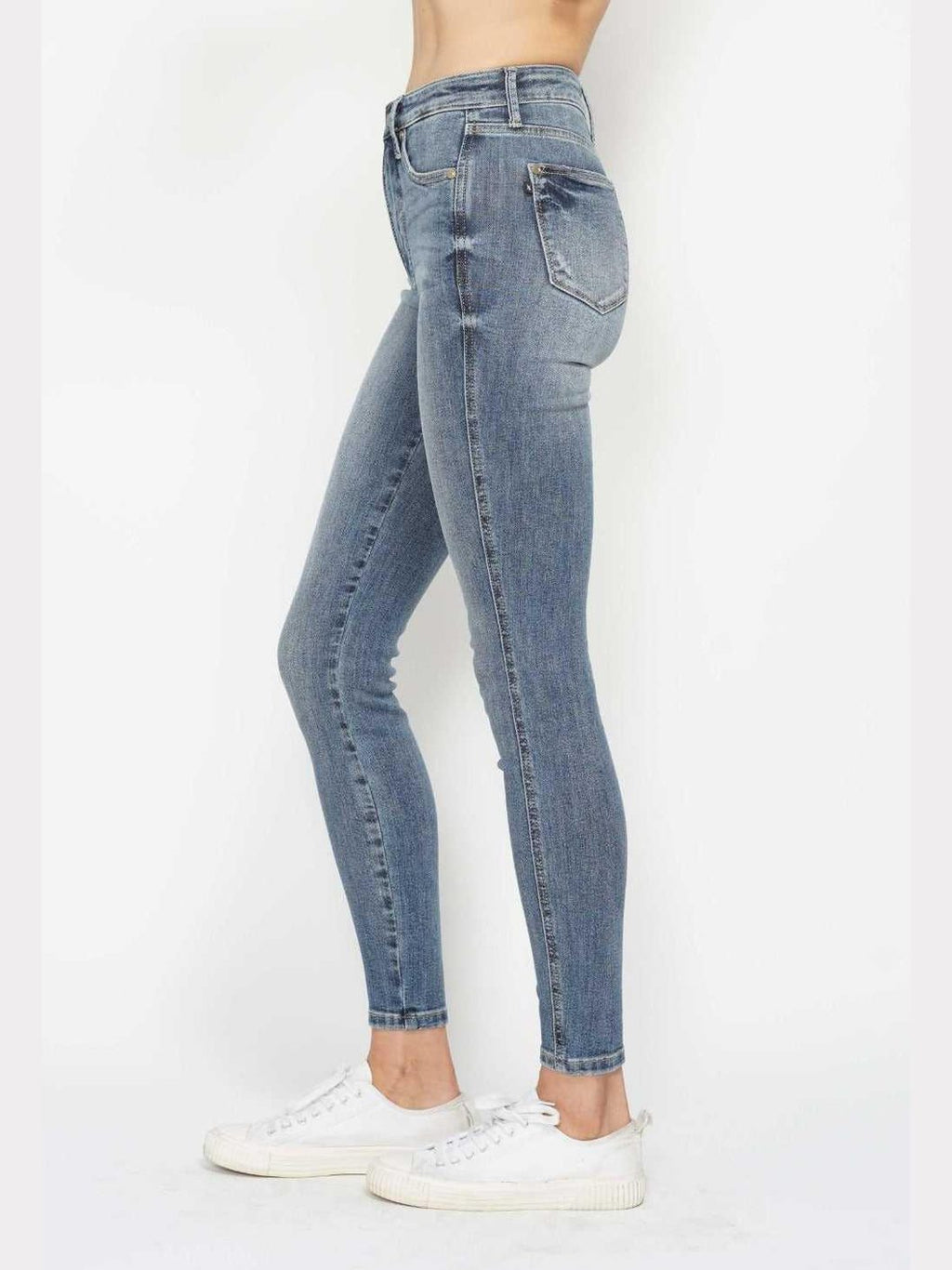 Judy Blue Full Size Tummy Control Contrast Wash Skinny Jeans -- 